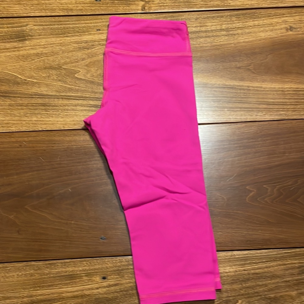 American Apparel Sport Crops - Picture 2 of 3